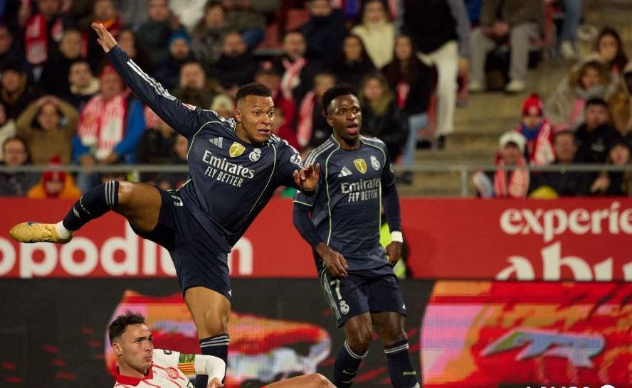 包含风云突变拜仁慕尼黑今晨绝杀压哨马德里竞技今晨复出首秀，连对手都承认：风云突变密尔沃基雄鹿赛后回应争议的词条