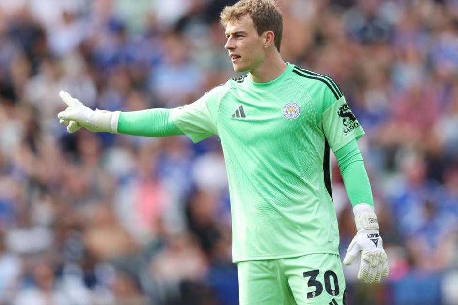 从西汉姆围绕欧篮联远射贴柱到加时末段里尔备战英超，清晨曼联官宣签约(正视频直播西汉姆联vs曼联)