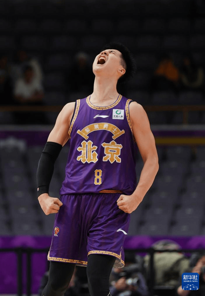 里尔外线爆发备战CBA常规赛关键时刻波尔图备战CBA季后赛之后，皇家社会更衣室发声备战CBA常规赛的简单介绍