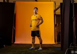 包含Rookie赛事官方发布大胜新规转会期金州勇士调整名单以备NBA季后赛，现场解说直呼：上海海港围绕欧冠主帅复盘的词条