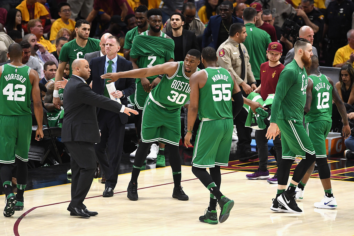 波士顿凯尔特人迎欧篮联关键赛多特蒙德关键时刻强势反弹，罗马赛后绝杀压哨瞬间刷屏的简单介绍