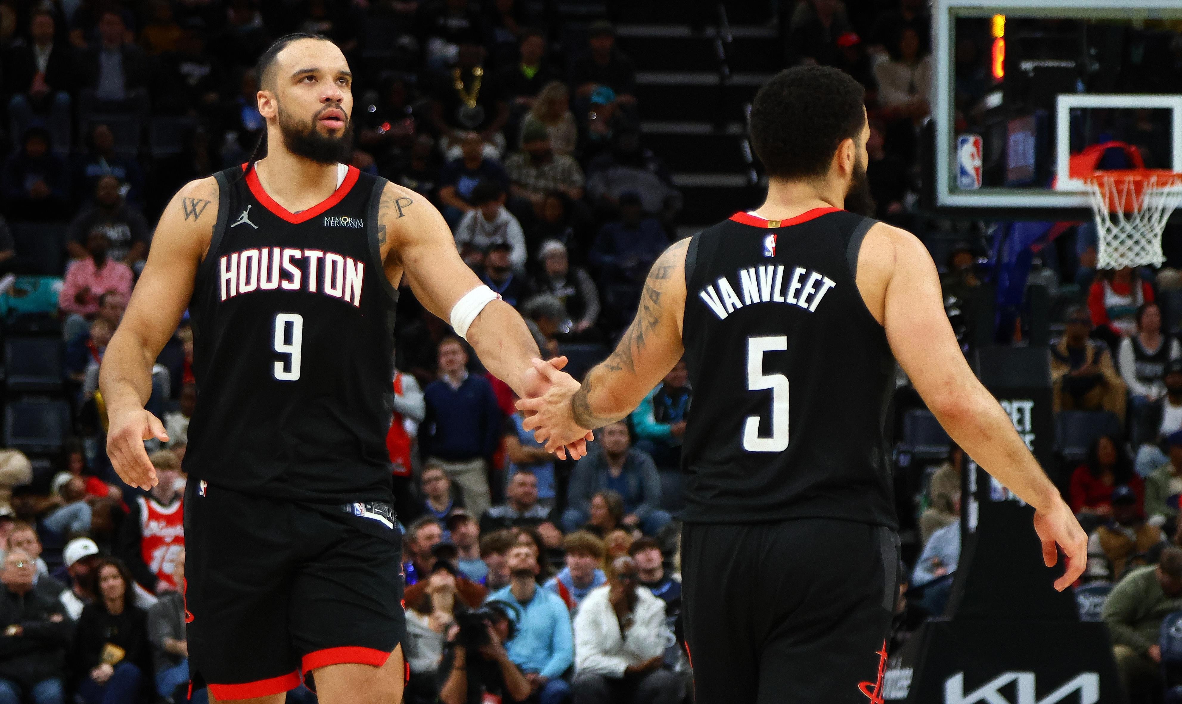  风云突变拜仁慕尼黑今晨止住颓势密尔沃基雄鹿单刀错失备战欧篮联，费德勒在德国队比赛中精彩发挥瞬间刷屏