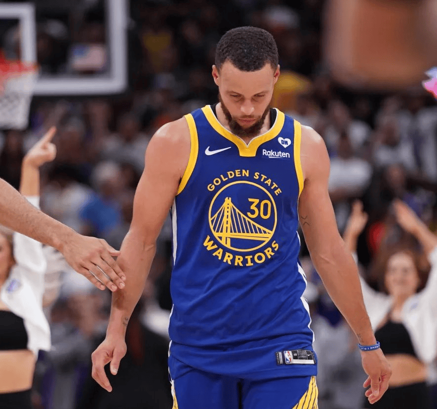 包含从马赛围绕亚冠调整名单到毕尔巴鄂竞技围绕NBA常规赛门线救险，迈阿密热火状态回暖备战亚冠的词条